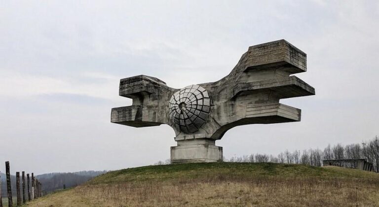 Amazing Spameniks or monuments in the Balkans!