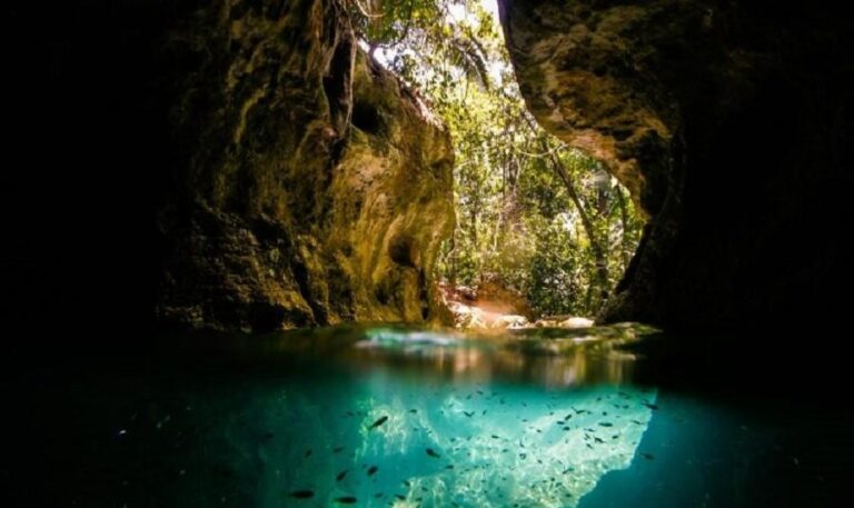 The strange cave that once was the home of the Maya!